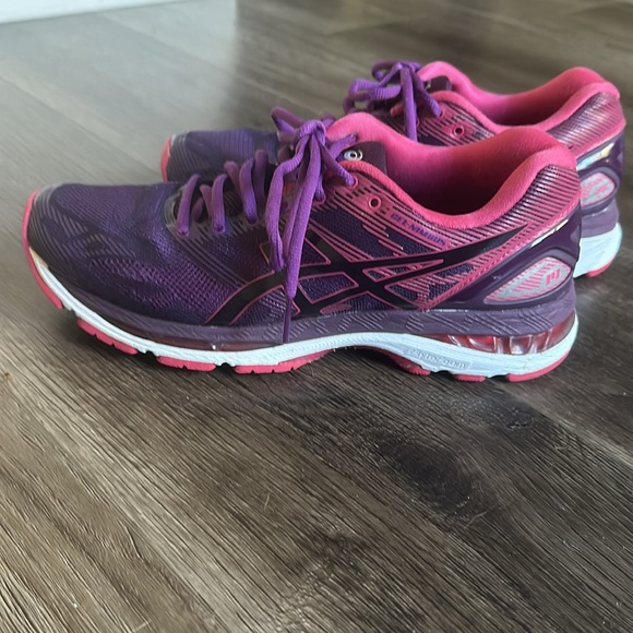Asics Women's Gel Nimbus 19 Shoes - Women’s Size 8.5 Burgundy/ Pre-Loved - Picture 2 of 6